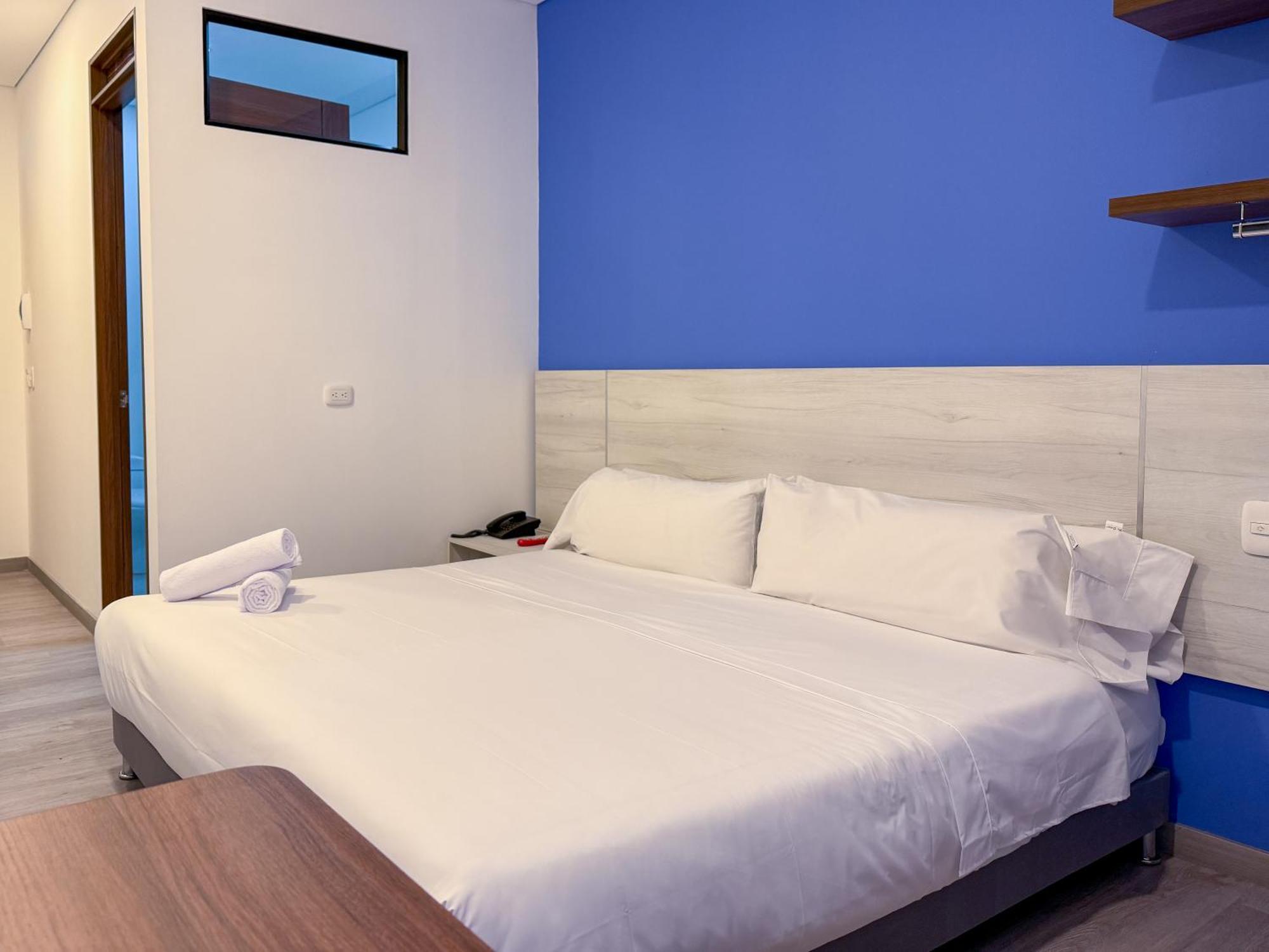 Hotel Apartamentos Regency La Feria Богота Екстериор снимка