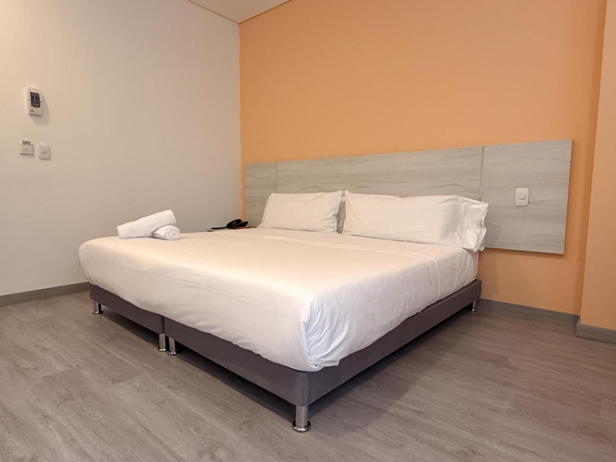 Hotel Apartamentos Regency La Feria Богота Екстериор снимка